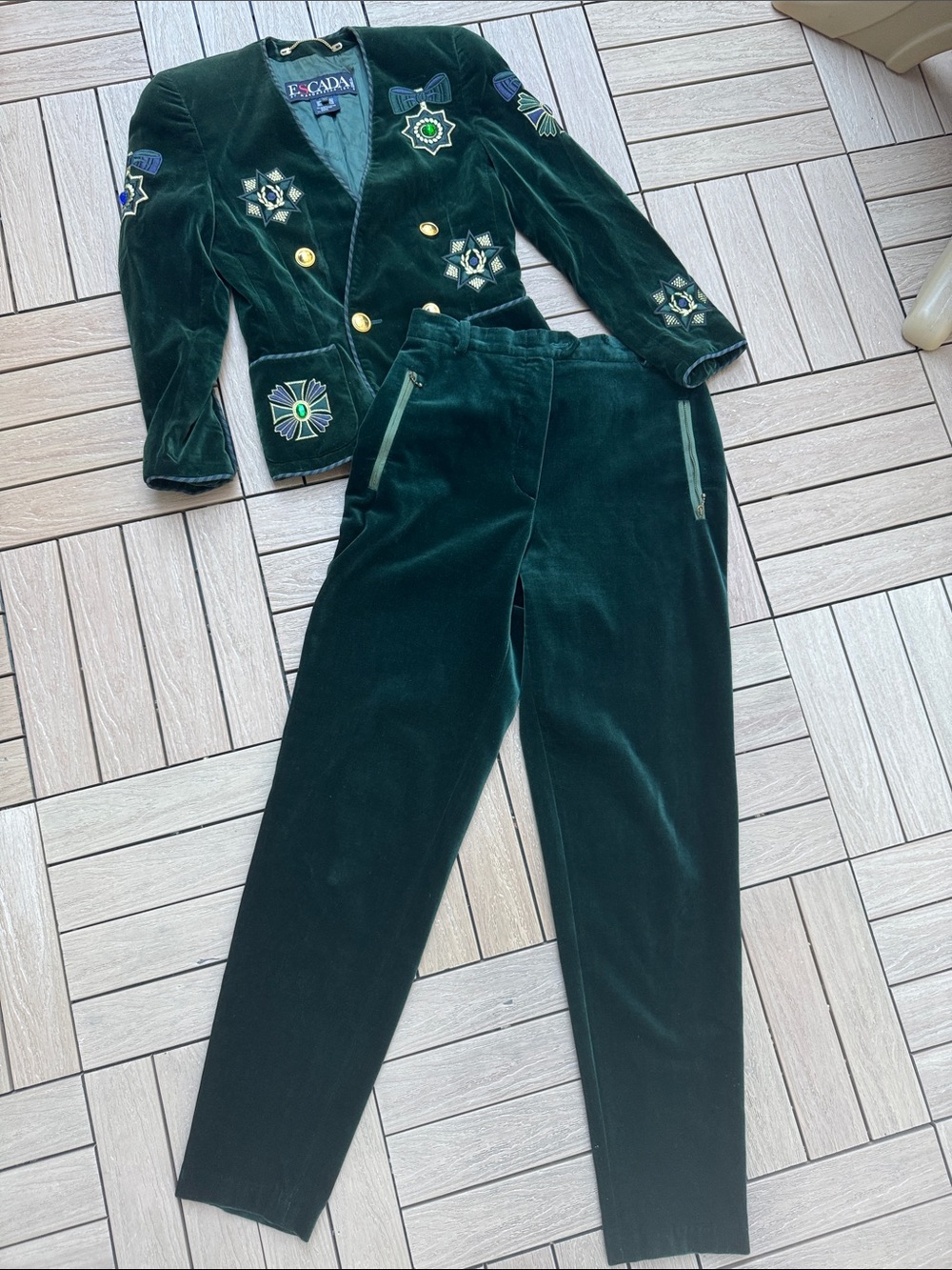 Escada Margaretha Ley green velvet blazer pants set ornate medallion embroidery